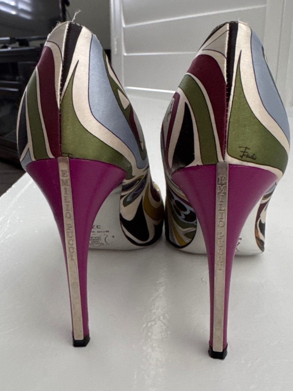 Shoes - Picture 3 of 4